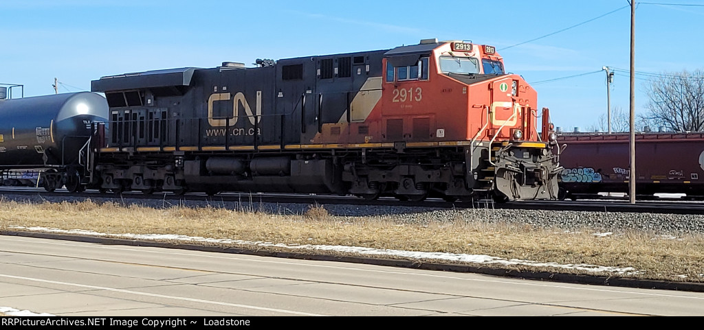 CN 2913